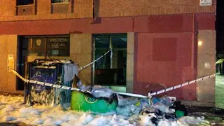 Uno de los m&aacute;s graves ha ocurrido en la calle Ca&ntilde;izarejo, donde han ardido tres contenedores de papel, vidrio y envases