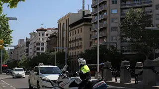 Con navajas y 70 gramos de hach&iacute;s: la Polic&iacute;a pilla a un hombre huido de la Justicia por casualidad