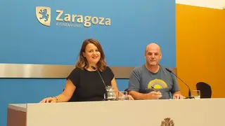 Elena Tom&aacute;s Bona y Suso Dom&iacute;nguez, concejales de Zaragoza en Com&uacute;n en el Ayuntamiento de Zaragoza