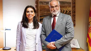 El representante del Justiciazgo se ha reunido con la presidenta del parlamento. Foto: Cortes de Arag&oacute;n