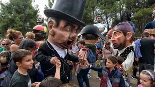 Ni&ntilde;os con cabezudos 
