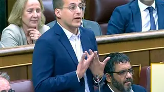 Pueyo ha pedido la palabra por alusiones personales de la portavoz de Vox, Pepa Mill&aacute;n