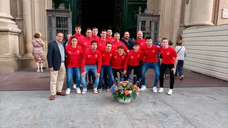 La plantilla del Full Energ&iacute;a ha ofrecido la temporada a la Virgen del Pilar