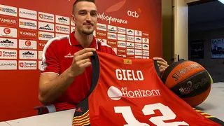 El jugador ha venido para ocupar el hueco que dej&oacute; la baja de Simanic.