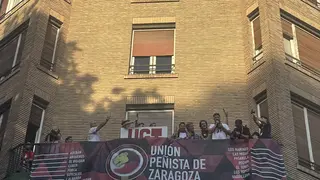 Las pe&ntilde;as han disfrutado de su preg&oacute;n en la Plaza de Santa Engracia