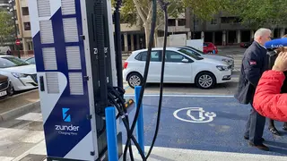 Los cuatro primeros puntos p&uacute;blicos de recarga funcionan en el Camino de las Torres, junto al Parque Miraflores