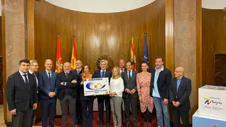 La comisi&oacute;n evaluadora de ACES Europe con la alcaldesa de Zaragoza, Natalia Chueca