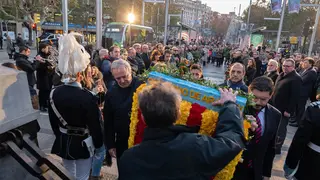 

El presidente de Arag&oacute;n, Jorge Azc&oacute;n, durante la ofrenda floral al Justicia de Arag&oacute;n