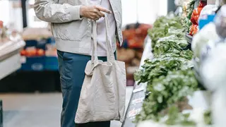 La iniciativa, presentada a ra&iacute;z de la reciente crisis de la empresa Comer Bien, ha puesto el foco en el deber de las administraciones de garantizar una alimentaci&oacute;n saludable