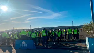 Los agricultores se concentraron este martes a las puertas de FIMA.