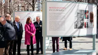 Sara Fern&aacute;ndez, Ricardo Navarro y Jes&uacute;s Cortes presentan la exposici&oacute;n. Foto: Ayuntamiento de Zaragoza.