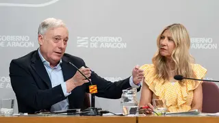 Octavio L&oacute;pez y Mar Vaquero, este mi&eacute;rcoles en sala de prensa. Foto: Fabi&aacute;n Sim&oacute;n (DGA)