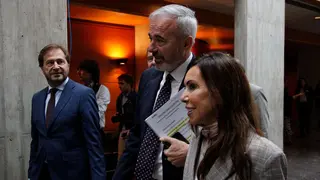 Ledesma, Azc&oacute;n y Marta Fern&aacute;ndez a su llegada al debate. Foto: Pilar &Aacute;lvarez