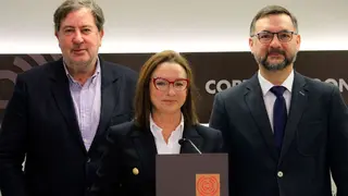 Carmen Rouco, junto a otros parlamentarios voxistas, este lunes en rueda de prensa. Foto: Vox Arag&oacute;n