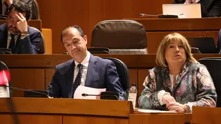 Bancalero y Tomasa Hern&aacute;ndez en el Pleno. Foto: Pilar &Aacute;lvarez