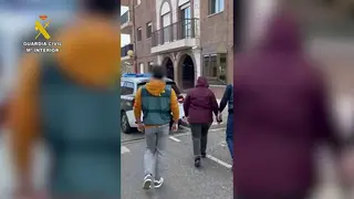 La Guardia Civil de Fraga inici&oacute; una investigaci&oacute;n a la due&ntilde;a del bar de Zaid&iacute;n por ocho presuntas intoxicaciones entre 2020 y 2025.