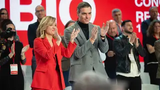 Alegr&iacute;a y el presidente S&aacute;nchez durante el Comit&eacute; Regional. Foto: PSOE