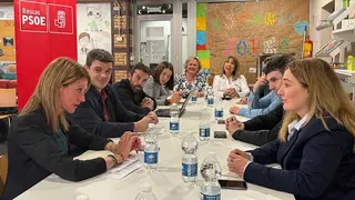 Reuni&oacute;n de representantes socialistas del Alto Arag&oacute;n este lunes en Biescas. Foto: PSOE