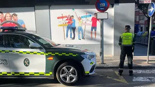 Los agentes del GIAT que efect&uacute;an inspecciones en estos centros, con el objeto de comprobar el cumplimiento de las p&eacute;rdidas de vigencia