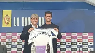 Txema Indias, en su presentaci&oacute;n como director deportivo del Real Zaragoza, junto al director general, Fernando L&oacute;pez. Foto: M.G.