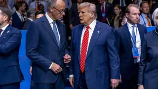 Donald Trump este mi&eacute;rcoles en La Haya junto al canciller alem&aacute;n, Friedrich Merz | Foto de la OTAN