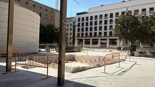 Cuando la constructora termine los trabajos, ser&aacute; el turno del Ayuntamiento de Zaragoza, quien colocar&aacute; las losas de granito. Foto de Arag&oacute;n Digital