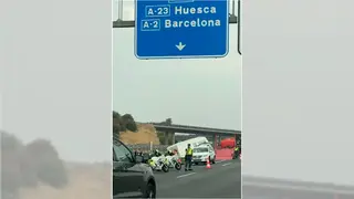 vuelco-caravana-zaragoza-accidente-trafico-ap68