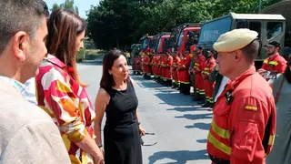 Robles con miembros de la UME en Galicia. Foto: MDE