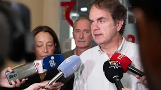 El consejero de Interior en el Gobierno de Arag&oacute;n, Berm&uacute;dez de Castro, comparece ante los medios de comunicaci&oacute;n. Foto: DGA/ Fabi&aacute;n Sim&oacute;n