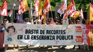 Foto de archivo de una concentraci&oacute;n de STEA ante la sede del Gobierno de Arag&oacute;n