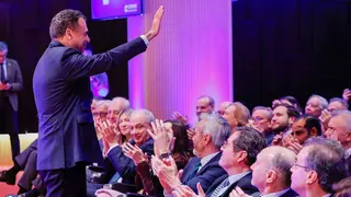 Benito Tesier durante el acto en el patio de la Infanta. Foto: CEOE Arag&oacute;n