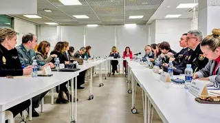 La reuni&oacute;n sobre menores se ha desarrollado este lunes en el LAAAB, en la Plaza del Pilar | Foto: DGA