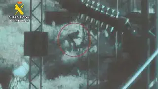 El supuesto autor de hasta 16 robos de cable en trenes de Zaragoza, en una imagen facilitada por la Guardia Civil.