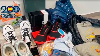 La Polic&iacute;a Nacional ha detenido a cuatro menores de edad como presuntos autores de varios robos en almacenes de tiendas deportivas en Puerto Venecia (Zaragoza).