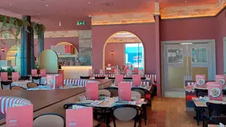 Espacio interior del nuevo restaurante en Plaza Imperial. Foto: Portal web de La Tagliatella