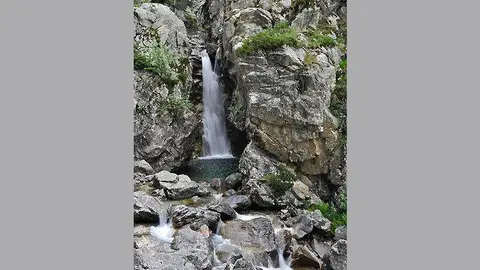 A continuaci&oacute;n, os mostramos un par de fotograf&iacute;as de las cascadas del barranco, en vertical...
Victor Sancho