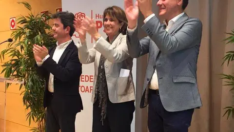 El alcalde de Huesca, Luis Felipe, ha agradecido la presencia de la ministra en la ciudad