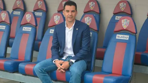 El nuevo entrenador de la S.D.Huesca no quiere hablar de ascenso tan pronto