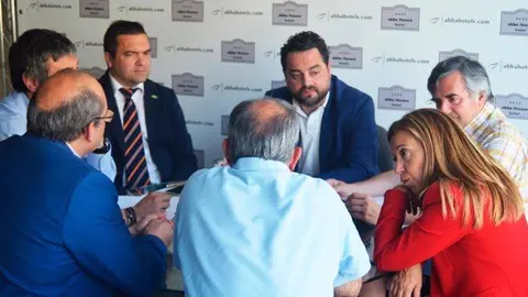 Los populares han expuesto el programa "pactado" con Cs