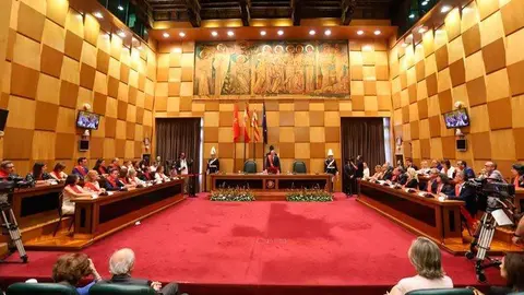 Los tres partidos critican que los trabajadores del Imefez vayan a pasar de trabajar once meses al a&ntilde;o a nueve