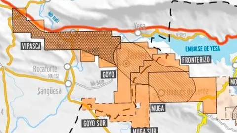 Muga est&aacute; ubicado a unos 50 km de Pamplona, en los t&eacute;rminos municipales de Undu&eacute;s de Lerda y Urri&eacute;s (Arag&oacute;n), Sang&uuml;esa y Javier (Navarra)