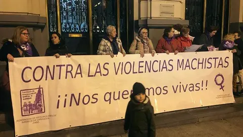 El PSOE denuncia que el Ayuntamiento ha retirado el logo de la pancarta de la FABZ