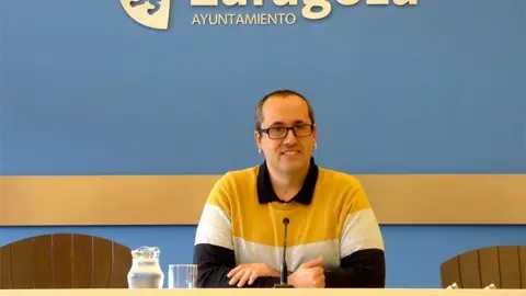 Cubero quiere que Azc&oacute;n coja "la mano tendida" del Estado