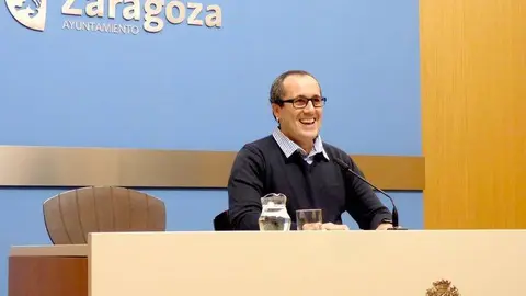 Cubero exige al Gobierno PP-Cs medidas "firmes" para defender al taxi