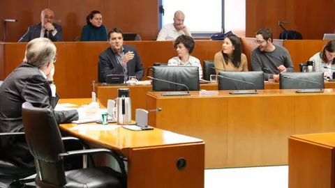 La Comisi&oacute;n de Hacienda ha debatido el futuro de los tributos aragoneses. Imagen de archivo