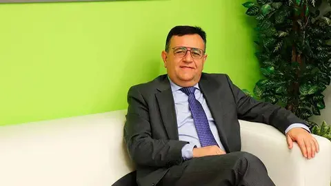 El presidente del Colegio de Mediadores de Seguros de Zaragoza, Miguel de las Morenas, pone el foco en la digitalizaci&oacute;n de procesos y la formaci&oacute;n de los colegiados