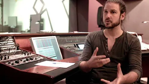 El compositor pone m&uacute;sica al momento tan especial del final de la pel&iacute;cula. Foto: Indiana Caudillo