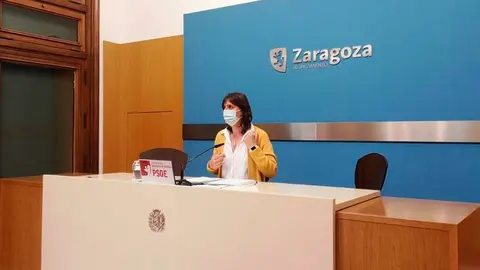 La portavoz del PSOE, Lola Ranera, conf&iacute;a que el alcalde zaragozano incorpore de manera voluntaria el 20% que se solicita a los ayuntamientos