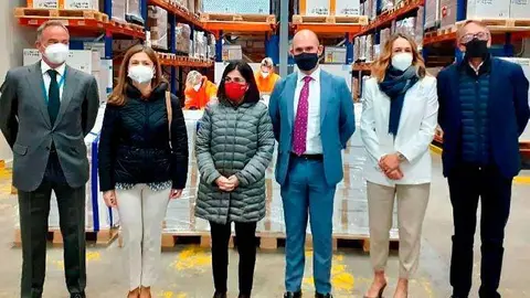 I&ntilde;igo Meira, CEO de Logista; Mar&iacute;a Jes&uacute;s Lamas, directora de la Agencia Espa&ntilde;ola de Medicamentos y Productos Sanitarios (Aemps); Carolina Darias, ministra de Sanidad; Rick R. Su&aacute;rez, presidente de AstraZeneca Espa&ntilde;a; Marta Moreno, directora de asuntos corporativos y acceso al mercado de AstraZeneca Espa&ntilde;a; Miguel G&oacute;mez, director general de Logista Espa&ntilde;a