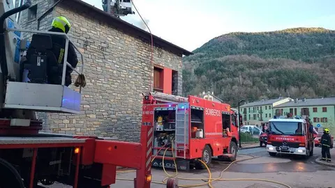 El incendio se declar&oacute; sobre las 16.45 horas y no pudo ser controlado hasta las 20.00 horas